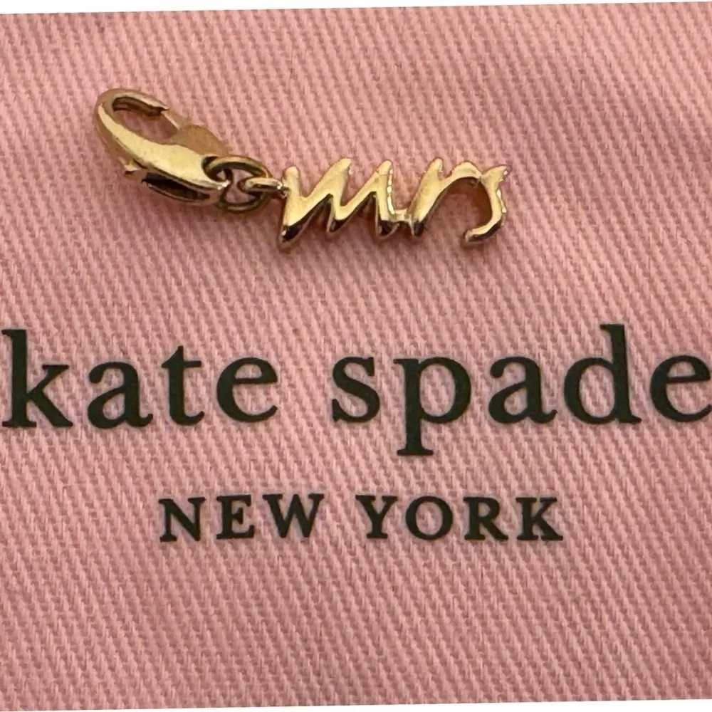 Kate Spade 12 KT Gold 'Mrs' Vintage Wedding Belles Charm (No Bracelet) - Picture 3 of 8